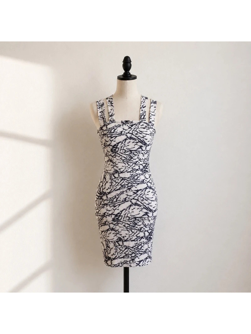 River Island Black White Abstract Bodycon Mini Dress Size S UK 8 US 4 Ruched